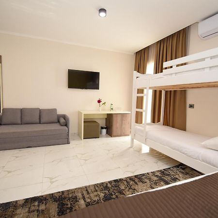 Hotel Vivas ดูร์เรส ภายนอก รูปภาพ
