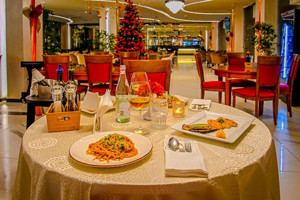 Hotel Vivas ดูร์เรส ภายนอก รูปภาพ