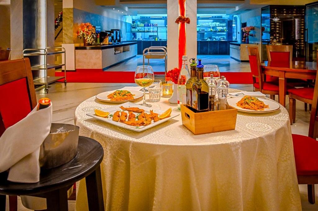 Hotel Vivas ดูร์เรส ภายนอก รูปภาพ