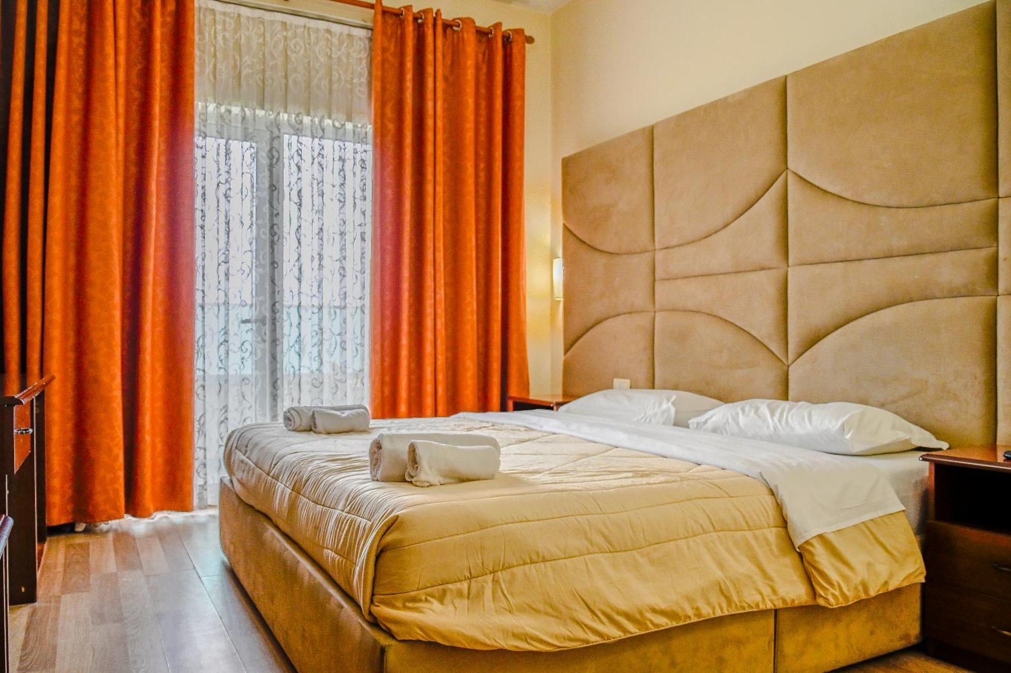 Hotel Vivas ดูร์เรส ภายนอก รูปภาพ