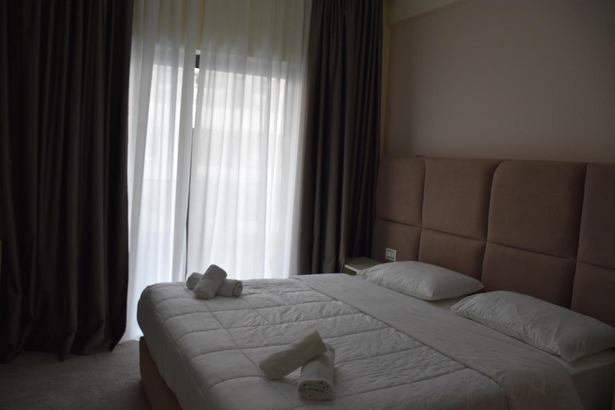 Hotel Vivas ดูร์เรส ภายนอก รูปภาพ