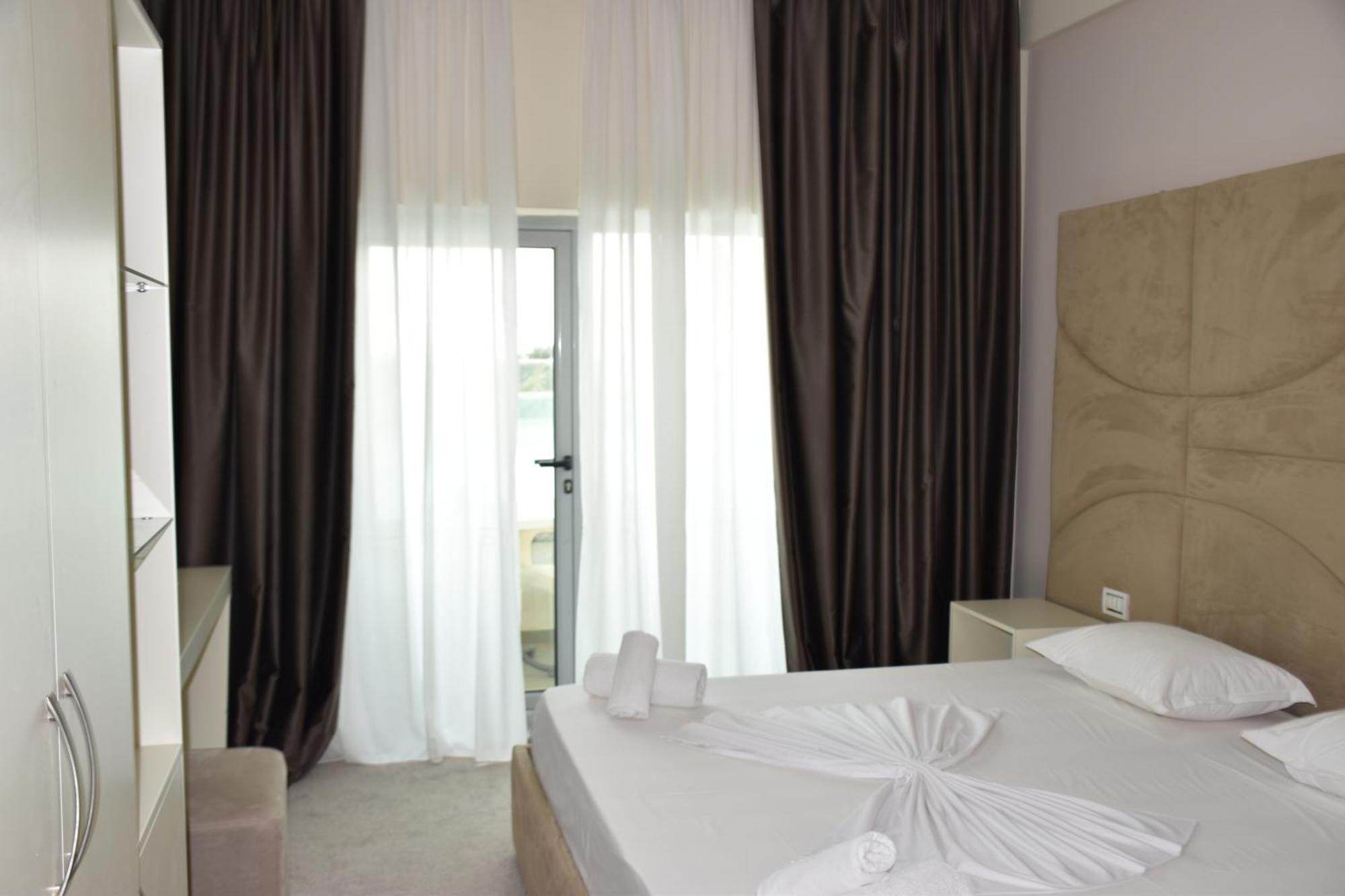 Hotel Vivas ดูร์เรส ภายนอก รูปภาพ